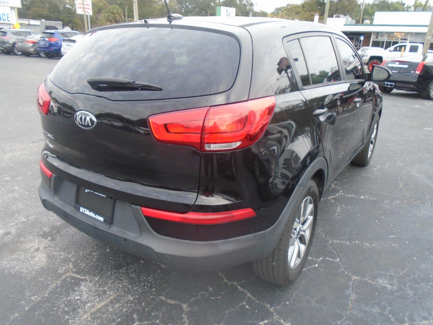 2016 Kia Sportage LX FWD (KNDPB3AC2G7) with an 2.4L V6 DOHC 24V engine, 6-Speed Automatic transmission, located at 6112 N Florida Avenue, Tampa, FL, 33604, (888) 521-5131, 27.954929, -82.459534 - Photo#3